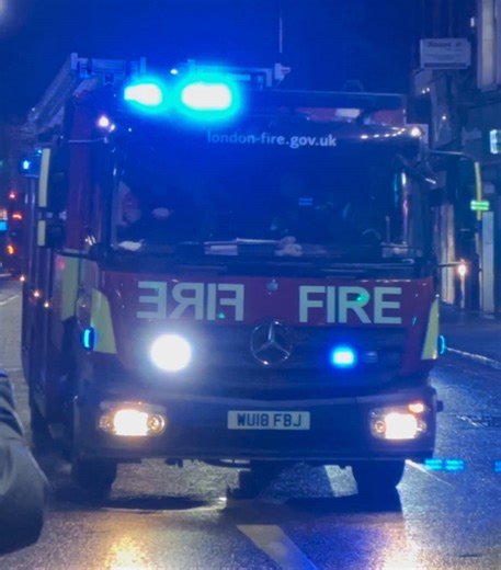 #londonfirebrigade | F241 Shoreditch’s Pump Ladder responding through Aldgate East on #bluelights and #sirens to an unknown incident