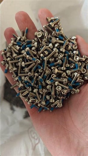 Copper base nickel plated socket cap screws · Half-coating anti-loose adhesive #fastener #screw