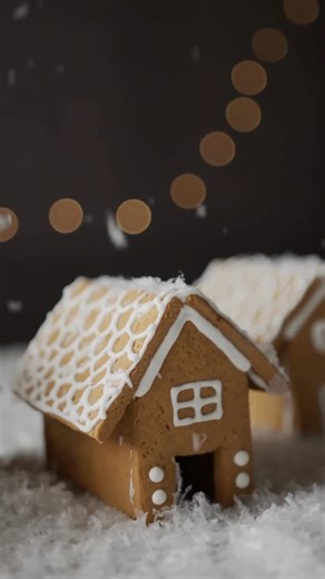 🌲 SoCal Holiday Events: Your December Guide ❄️✨ From Newport Beach boat parades to Dana Point lights, Irvine Spectrum festivities, and festive markets across Huntington Beach, San Clemente, and Palm Springs, December in Southern California is packed with magical coastal celebrations. Whether you’re planning family fun, date nights, or seasonal getaways, this month delivers endless ways to enjoy the holidays. 📍 Dive into the full December events guide at the #linkinbio, and explore the best of 