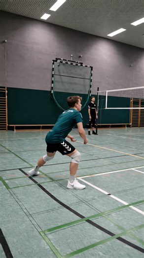 Libero passing techniques in volleyball to improve defensive skills
