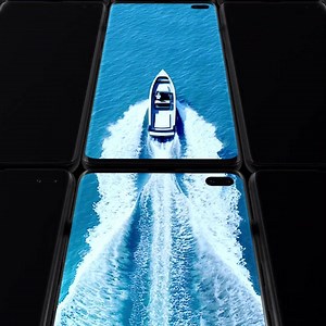 【全新 #GalaxyS10 屏幕全面升級🔝 】#GalaxyS10功能逐個睇 #影院級嘅享受🎥 Galaxy S10 配備全新 Infinity-O 極限全屏幕設計，眼界更無盡！加埋經HDR10 認證嘅Dynamic AMOLED 顯示屏幕，喺幾光或者幾暗嘅環境都可以保持原色同清晰嘅畫面，仲有效將有害藍光減低42%，夜晚打機睇片都唔驚傷眼，絕對係 #深宵恩物！ #InfinityO極限全屏幕 #畫面原汁原味 #抗藍光 #影片只供參考 ==================================== 記得follow 埋我哋個Instagram 留意更多最新動向！ https://www.instagram.com/samsungmobilehk/ | Samsung