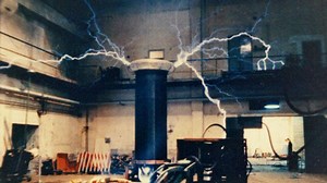 DIY Tesla Coils Will Shoot 260-Foot Lightning Bolt