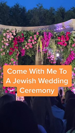 At most orthodox jewish weddings, the men and women sit separately during the chuppah (the canopy that the bride and groom stand under represents the new home the couple will build together) #jewishwedding #weddingtiktok #chuppah #jewishtiktok