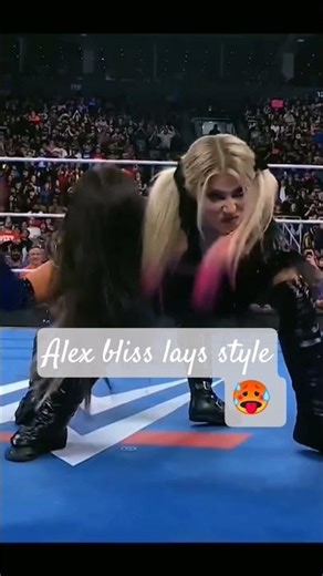 Alexa Biss lays out Roxanne Perez#wwe #viralshorts