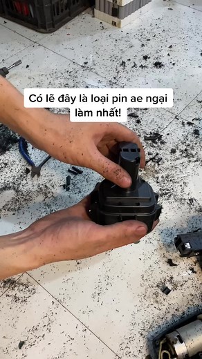 Disassembling a Multi-Compartment Plastic Object