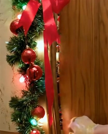 I can’t get over the Sticky Bandits room 😭 Which one are you choosing? #ChooseOne #oddlysatisfying #whichonewouldyoupick #aiasmr #Christmas