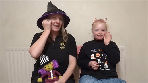 Makaton Signs - Witch & Cat 🧙🐈‍⬛ A couple of signs that may be handy if you like Halloween! 🎃 #Makaton #WeTalkMakaton #MakatonTutor | Nikki Makaton Tutor