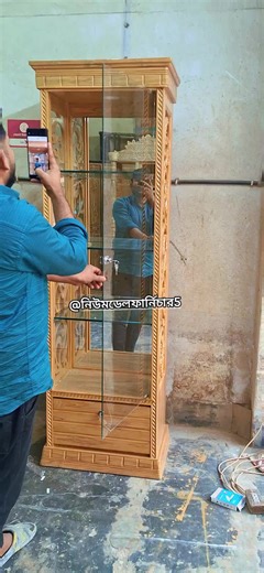 অরিজিনাল চিটাগাং সেগুন কাঠের তৈরি ছোট সাইজের কর্নার শোকেস ✨ কম জায়গায় রাখার জন্য পারফেক্ট, ঘরের সৌন্দর্য বাড়াবে কয়েক গুণ। মজবুত কাঠ, সুন্দর ফিনিশিং আর টেকসই ডিজাইন—সবকিছু একসাথে। 🔥 অফার প্রাইসে সীমিত স্টক 🔥 দাম জানতে ও অর্ডার করতে এখনই ইনবক্স করুন 📩 Facebook page @vlogsfurnituremoinul #DIY #homegym #crafting #Home #furniture