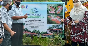 MBSA bina Pusat Transit Warga Emas [METROTV] | Harian Metro