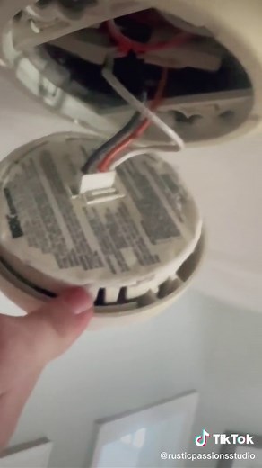 Smoke Detector Beeping: Troubleshooting and Replacing the Alarm | Help Needed!