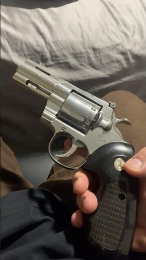 Swapping out the G10s on my combat elite because .. you know why. #Colt #Altamont #Python