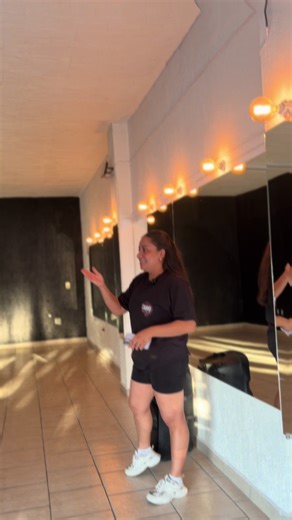 Todos empiezan desde cero… y aquí comienza tu historia 🔥 Urbano Novato 13 años es el espacio perfecto para aprender, soltarte y ganar seguridad mientras bailas tus canciones favoritas. Atrévete a intentarlo. Tu mejor versión empieza en la pista 🔥 Martes y Jueves 6:00pm #cairodancestudio #tonala #baile #pasion #principiantes