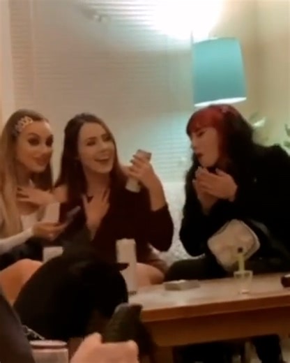 536K views · 1.4K reactions | We're not sure what's better, his voice or their reaction! 藍 | UNILAD Sound | Facebook