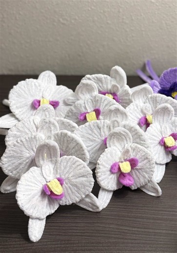 DIY Orchid Tutorial Using Pipe Cleaners