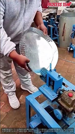 手動ローリングマシンによる金属板のエッジ折り曲げ加工プロセス #worker #process #metalworking #machinery #tools