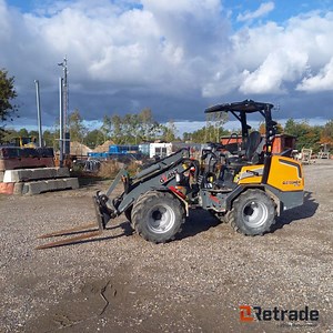 Giant G2700 HD+ Minilæsser / Miniloader