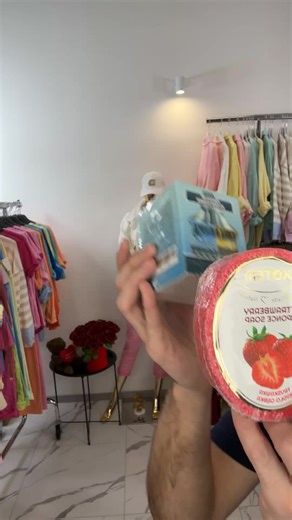 😁😍Zapraszamy serdecznie 😍😁 Dziewczyny, to jest TEN live ✨ 🌸 NOWA KOLEKCJA 2026 🌸 Pastelowe nowości, świeżutkie modele i totalnie wiosenny vibe Odganiamy zimę ❄️🚫 Przywołujemy wiosnę 🌷✨ Mnóstwo pastelowych kolorów, lekkie fasony i świeże modele 💕 🎥 Premiera na żywo ❌ Kto pierwszy, ten lepszy 💖 ❌ Bez pobrania 💳 BLIK: 735 913 276 🚚 Kurier / paczkomat 18 zł 🩷 jesteś Nowa Napisz SELMO ZAPISZ i zostań z nami #livemodowy #pastelowyszał #wiosna2026 #nowosci #butikonline #modanazywo #dziewc