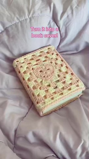 Crochet Tutorial: Heart Book Cover | MahumCrochets