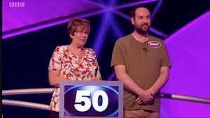 Alexander Armstrong jokes with contestant over geography