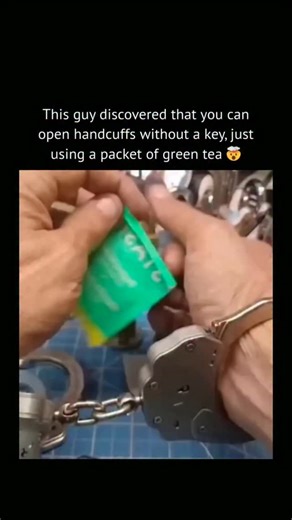 𝖄𝖔𝖚 𝕾𝖍𝖔𝖚𝖑𝖉 𝕶𝖓𝖔𝖜. 𝕬𝖇𝖔𝖚𝖙 𝕴𝖙 on Instagram: "Padlocks are generally divided into two main categories: mechanical and electronic/smart. Mechanical padlocks include pin tumbler, lever, wafer, and disc designs, as well as standard and recessed models. Electronic padlocks cover keypads, RFID/card systems, and biometric locks. 🔒 All of them operate on the same basic principle: internal components (pins, levers, wafers, or discs) must be aligned in just the right way so that only the