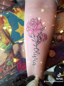 Emma Daniels sat amazing for this piece for her daughter. I see a lot of people on my trends, setting trends since 2020 epic 😅👌💉🖤 | Twinfinity Ink Tattoo studio
