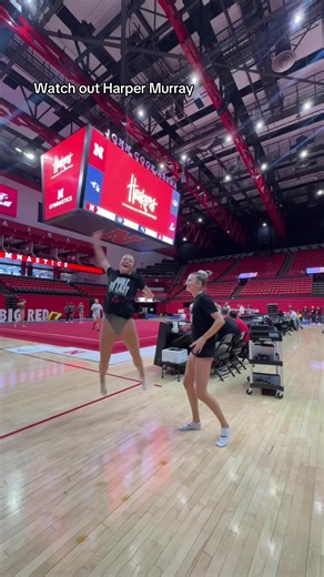 @ava vs. Harper Murray #harpermurray #nebraskavolleyball #gymnasticstiktok #irlveebz