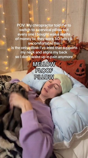 one side is firm the other side is cooling. Best sleep ever with the mellow ploof pillow ☁️💤 #mellowsleep #tiktokshopstockup #coolingpillow #neckpainrelief #backpainrelief @Mellow Sleep