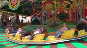 KUSEL.TV - Kuseler Herbstmesse "Tschüss, Musik-Express!!!" Special: Musikverein Konken fährt und spielt auf dem "Musikxpress" (2019) Ungewöhnliche Gaudi auf dem Messeplatz Den legendären Musik-Express gibt es nicht mehr. Sein Besitzer hat ihn jetzt nach 50 Jahren verkauft. Viele Jahrzehnte prägte er das Messefeeling auf der Herbstmesse. Wir schauen zurück und zeigen noch einmal unseren Special Musikverein Konken fährt und spielt auf dem "Musikxpress". Das hat es so auch noch nicht gegeben - der 