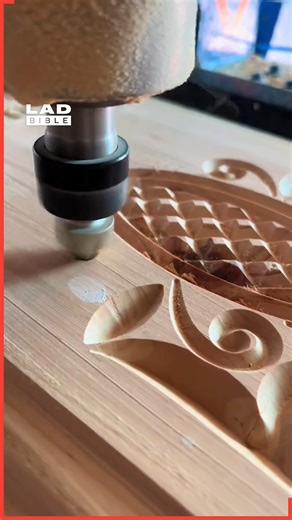 3.2M views · 32K reactions | Carving intricate patterns in to wood 朗 | LADbible | Facebook