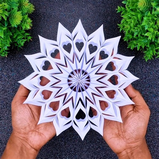680K views · 7.9K reactions | How to fold and cut paper snowflake for Christmas tree decoration - DIY seasonal decoration ornaments #fblifestyle #Christmasdecor #Xmas2025 | DIY And Paper Crafts | Facebook