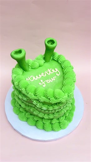 Shrek cake 💚 #shrekcake #fyp #cakevideo #cakedcorating #foryou