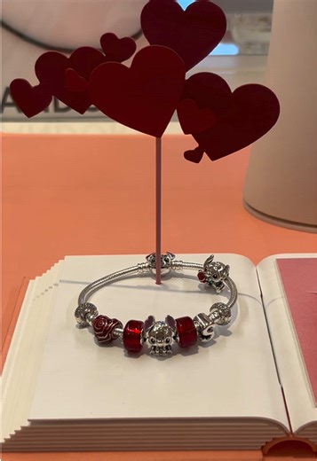 Love looks sweeter with Disney magic 💕✨ Pandora new Disney charms featuring Stitch — hearts, romance, and playful love stories made for Valentine’s Day. Because some love stories are written in charms 🤍 #PandoraNew #PandoraDisney #PandoraStitch #DisneyPandora #ValentinesDayJewelry