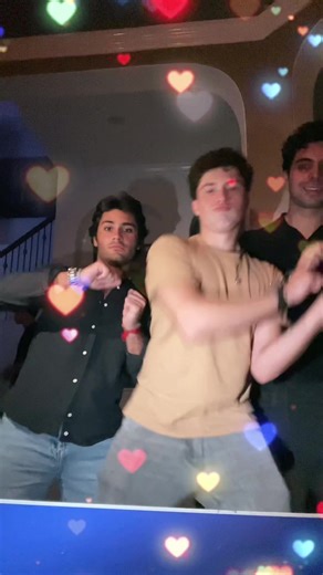 The boys had more rythm tbh @Jose Miranda @vale cardoso @almuuu @BULOX @emarcide