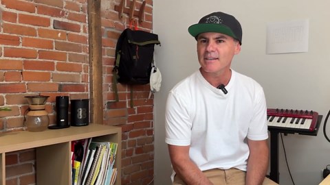 Colorado YouTuber teaches kids new words and different languages