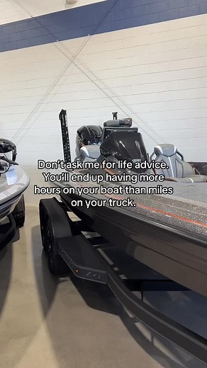 And honestly? That’s the way it should be. 🙌 Meet the all-new 2026 Skeeter ZXE20, the next evolution of bass boat performance. Built to dominate, refined with tech and comfort you’ll feel from the first launch. 🔥 Upgrades & Highlights • NEW ZXE platform Color Package 5 • Yamaha VF250 SHO • Full fiberglass front deck w/ slam latches • Dual 8’ Minn Kota Raptors w/ Active Anchoring • Humminbird Xplore 12 CMSI & 9 CMSI • Ultrex 112 w/ i-Pilot Link • NEW cockpit command center stomp trim • Giant da