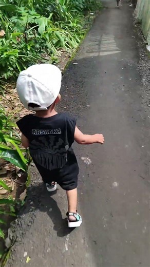 HAH APA ITU?POCONG KABUR #masyaallahtabarakallah #bayivlog #shorts #larilari