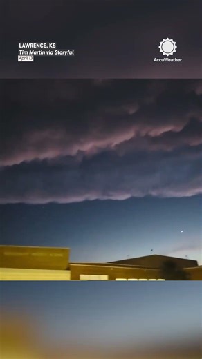 Supercell Wows With Intense Frequent Lightning!