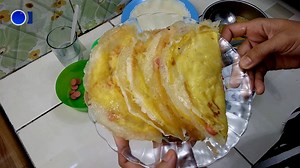 IDE BISNIS JUALAN JAJANAN ANAK SEKOLAH Bahan : kulit lumpia 3 butir telur mie telur air secukupnya sosis garam saus atom bulan 🤩🤩🤩🤩🤩🤩 | Resep Mamah Nizar
