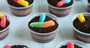 Worms and Dirt Dessert Cups