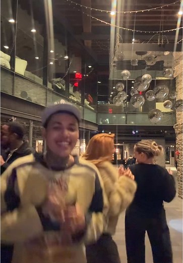 Diva Dancers: Mastering Backup Dance Steps