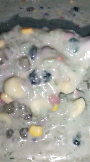 famous Filipino food during Lenten Season. Ginataang bilobilo, binignit. #food #short