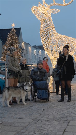 14K views · 199 reactions | ✨ 헪헮혀 헺헮헰헵혁 헱헶헲 헪헲헹혀헲헿 헪헲헶헵헻헮헰헵혁혀현헲헹혁 헳ü헿 헲혂헰헵 혀헼 헯헲혀헼헻헱헲헿혀? Wir haben nachgefragt – und die Antworten sprechen für sich! ❤️ Ob die funkelnde Atmosphäre, die liebevollen Details, die vielen regionalen Standln oder einfach das Weihnachtsgefühl aufsaugen – jede Stimme zeigt, warum die Welser Weihnachtswelt so einzigartig ist. | Wels Info | Facebook