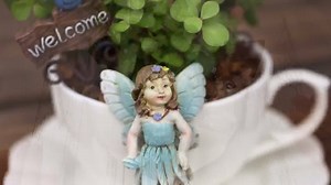 This spring teacup garden is too cute! https://www.firefliesandmudpies.com/make-teacup-fairy-garden/ | Fireflies and Mud Pies