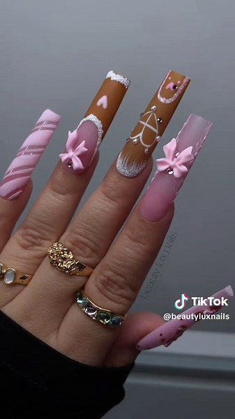 GINGERBREAD NAILS ✨🤎🏠 By far my favorite gingerbread Christmas nail design I’ve ever done 🥰🎄🎀✨💅🏻 #gingerbreadhouse #gingerbreadnails #girlynails #christmasnails #nailtok