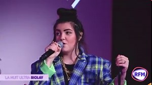 🟣 Cette semaine c'était la #NuitUltraBiolay sur #RFM avec Benjamin Biolay, ici en duo avec Hoshi pour "Je vous trouve un charme fou". ⏮ Pour revivre l'intégralité de cette nuit magique c'est ici : http://ow.ly/NeAR50DfLS2 | RFM