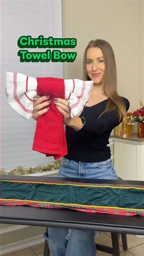 CHRISTMAS TOWEL BOW 🎁 An easy DIY for your holiday kitchen! #christmasdiy #christmasdecor