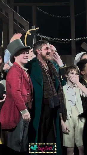 Oliver! Invited dress bows starring Raúl Esparza & Benjamin Pajek
