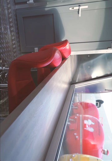 **Mobibar — premium beer unit on wheels for craft pours anywhere! 🍺** Sleek blue shell SL8 base with pneumatic retractable wheels deploys into a stable tap station for events, markets and pop-ups. ## Draft System Multiple taps ready for craft beers, ciders and cold brews. CO2 and cooling systems built-in for perfect pours every time. ## Guest Experience Cozy interior seating for small groups plus standing room at the bar. Food-grade stainless steel everywhere for ultimate hygiene. ## Service Fl