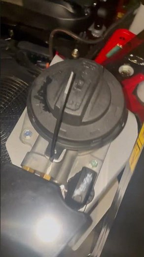 2024 Exmark Lazer Z 72 inch X series 37 HP big block Vanguard with oil guard system. It’s a beast