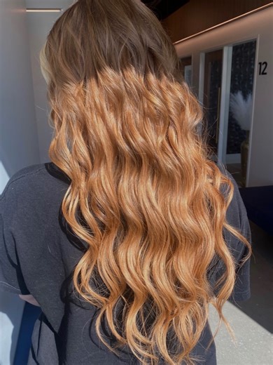 From shoulder to tailbone in 8 hrs? No biggie. #extensionsbykelly #fyp #ktips #hairextensions #ktipinstall #friscotx #hairinspo #redhead